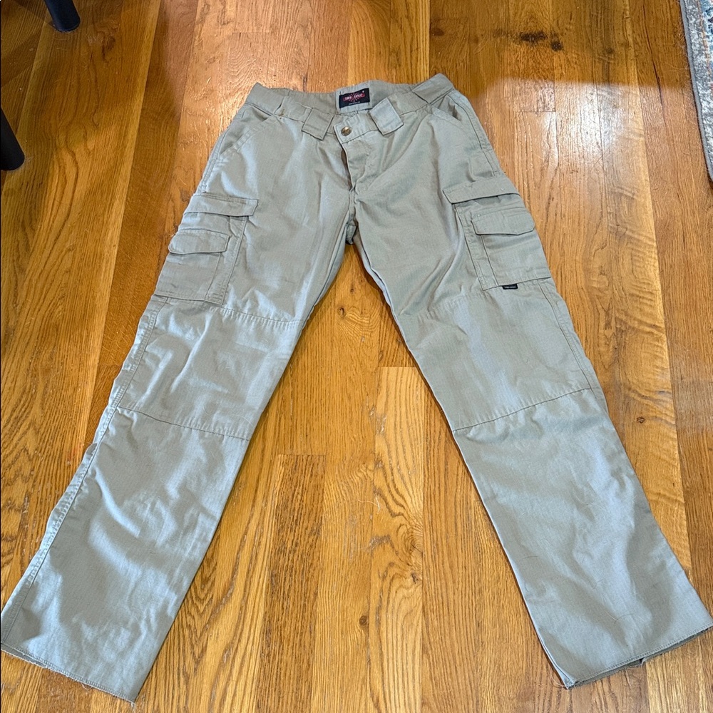 Stylish Women's Cargo Pants in Tan